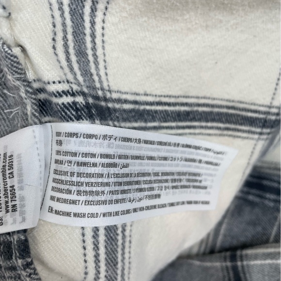 Abercrombie and Fitch Plaid Button-Up Shacket Jacket - Picture 4 of 10